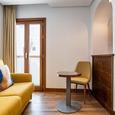 Hotel Antantie โกนิล เด ลาฟรอนเตรา ภายนอก รูปภาพ